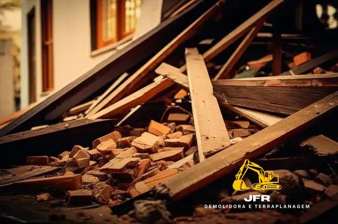 Demolição de Casas: Orçamento Rápido e Seguro. Peça Já!